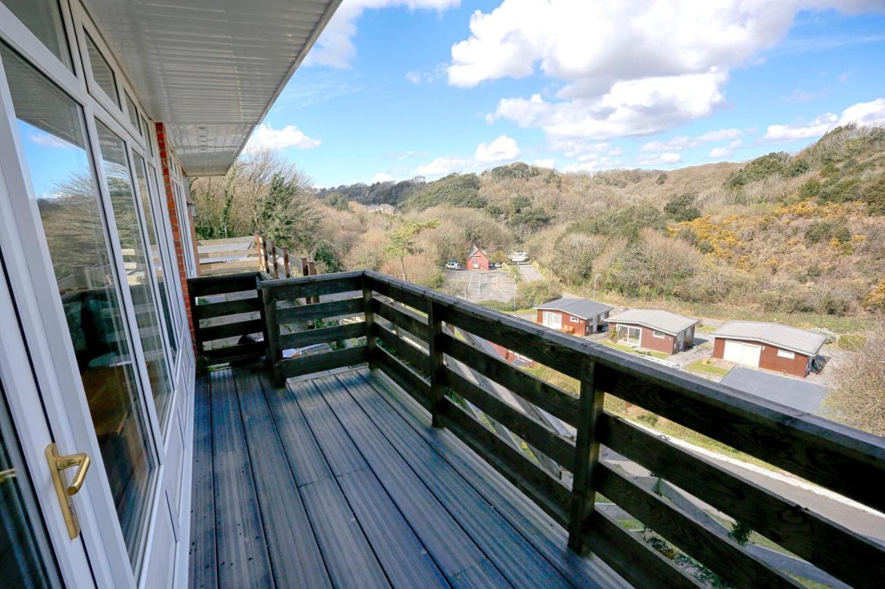 Caswell Beach Chalet 70 Located In Gower Peninsula Swansea Exterior photo