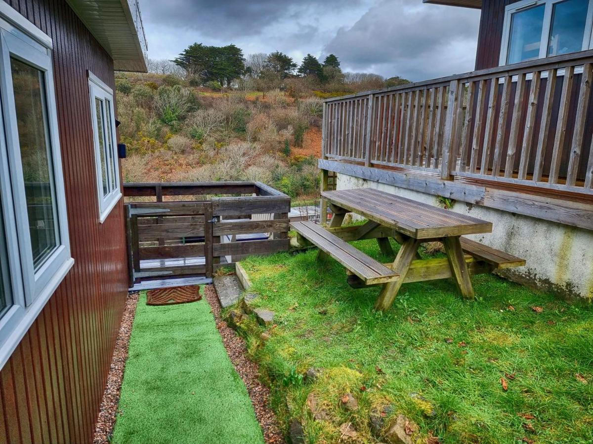 Caswell Beach Chalet 70 Located In Gower Peninsula Swansea Exterior photo
